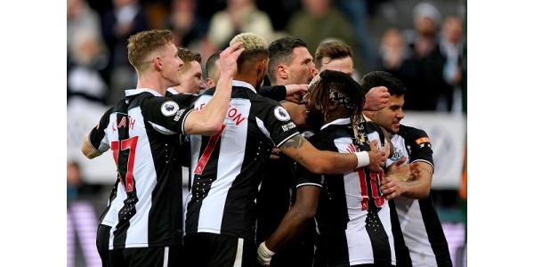 Newcastle United se po čtyřech výhrách v řadě posunul na deváté místo